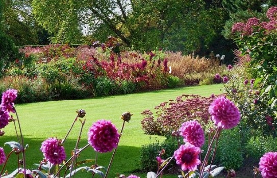 The Savill Garden & River Boat Cruise